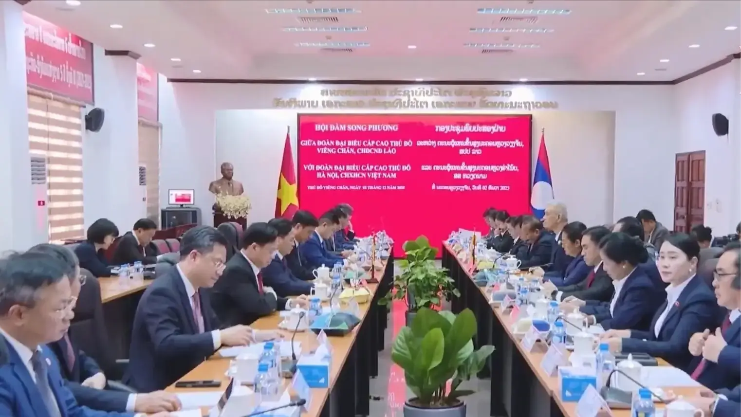 Hà Nội-Viêng Chăn tiếp tục hợp tác chặt chẽ, bền vững